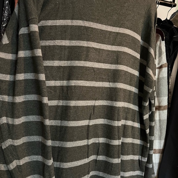 LOFT Women’s Charcoal and Light Gray Striped V-Neck Sweater - Picture 3 of 3